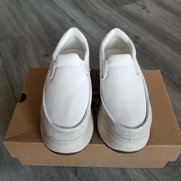 UGG Marin Slip-on Sneakers - Picture 6 of 9